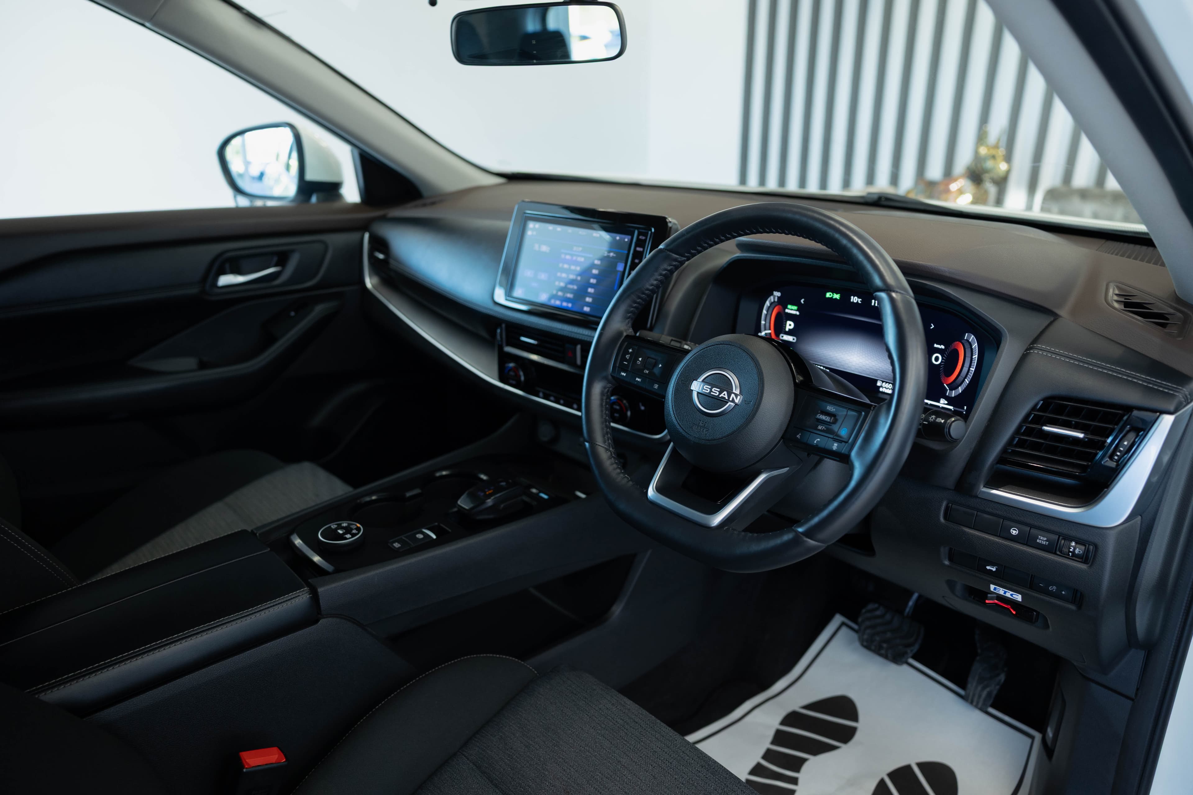 Nissan X-Trail - Interior