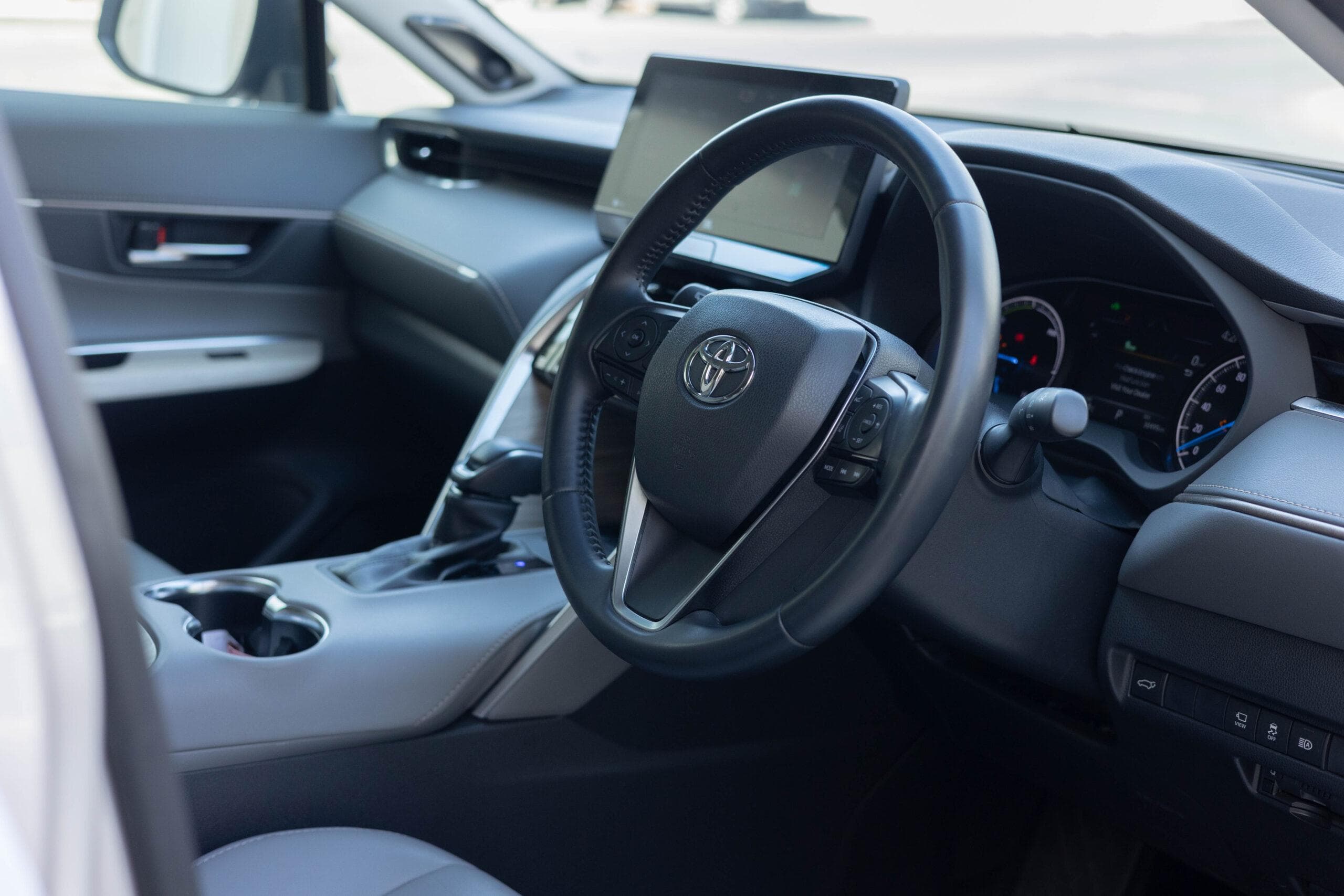 Toyota Harrier - Interior