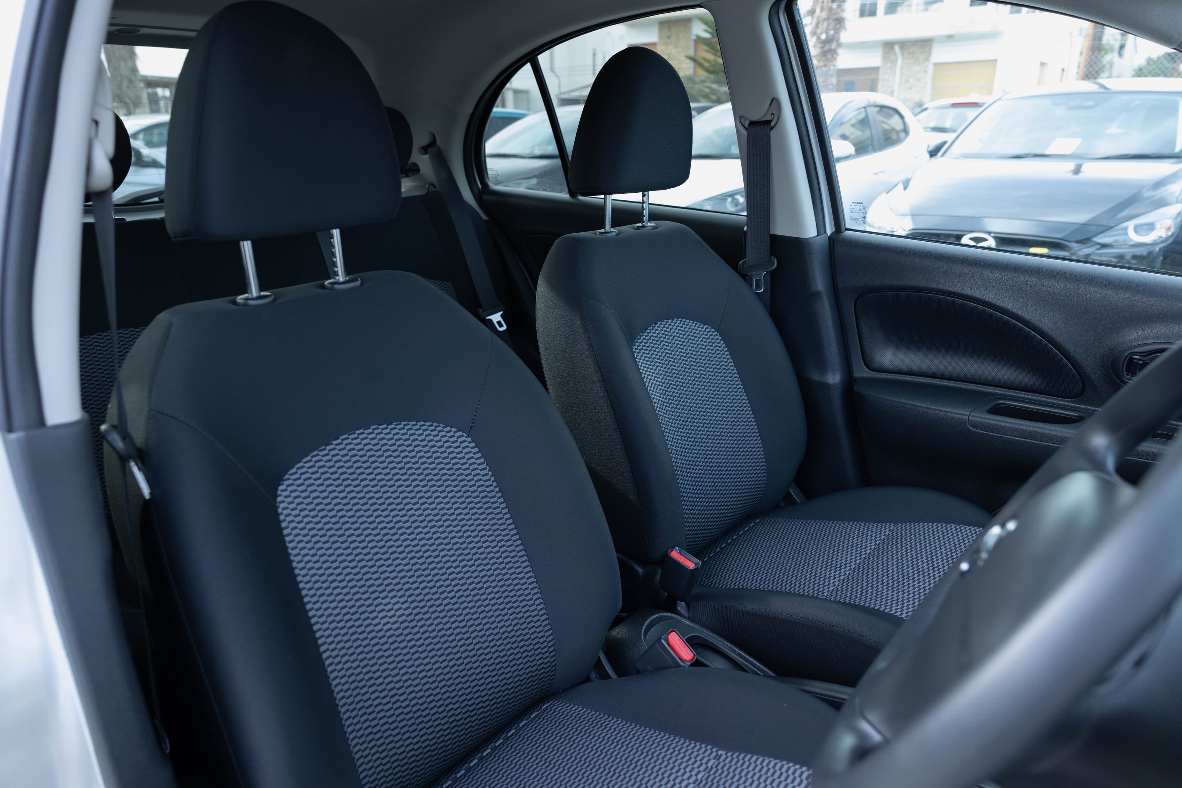 Nissan March - Interior