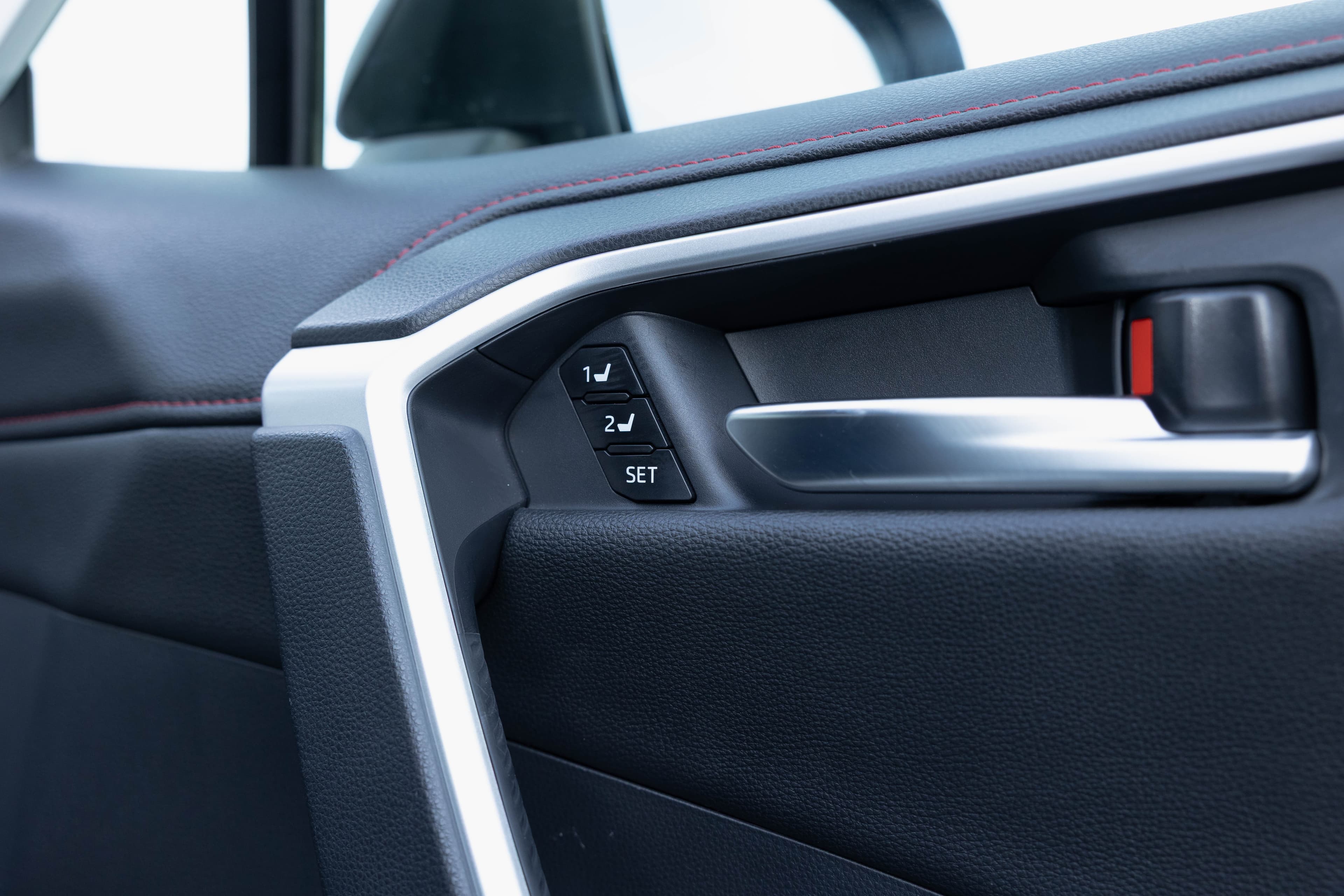 Toyota RAV4 - Interior
