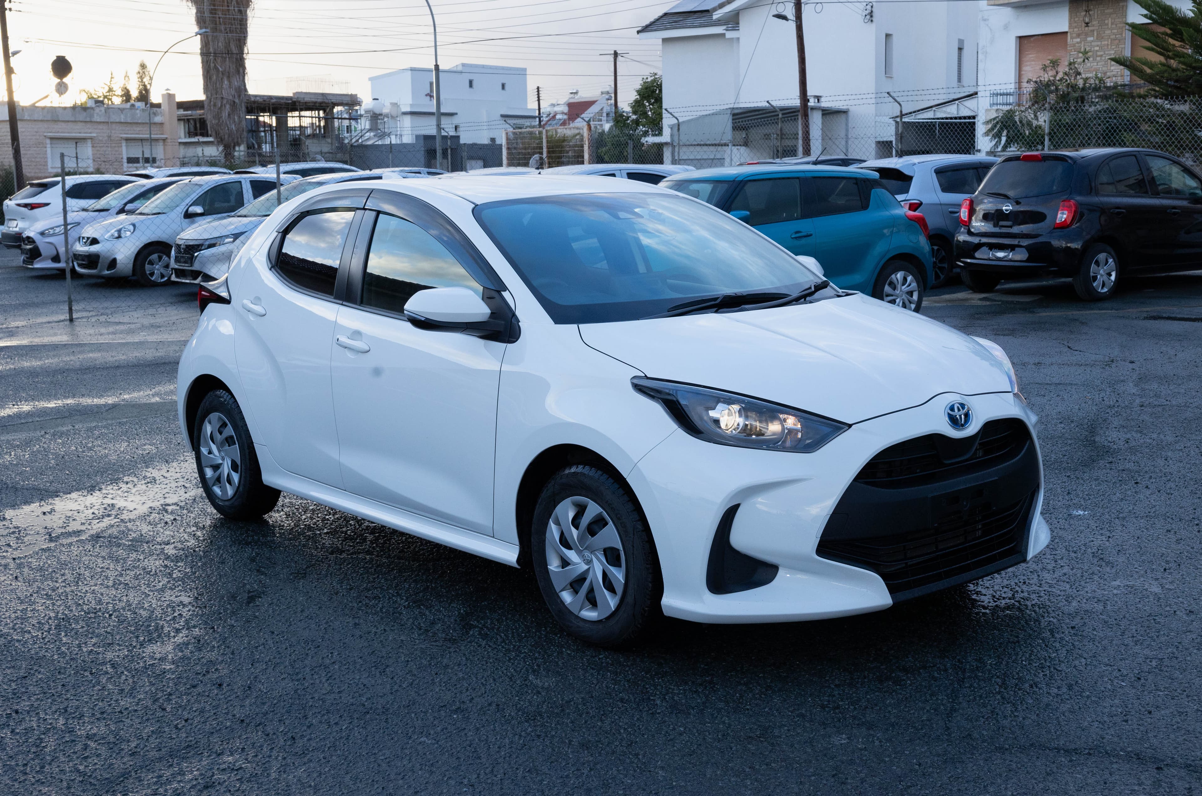 Toyota Yaris - Exterior