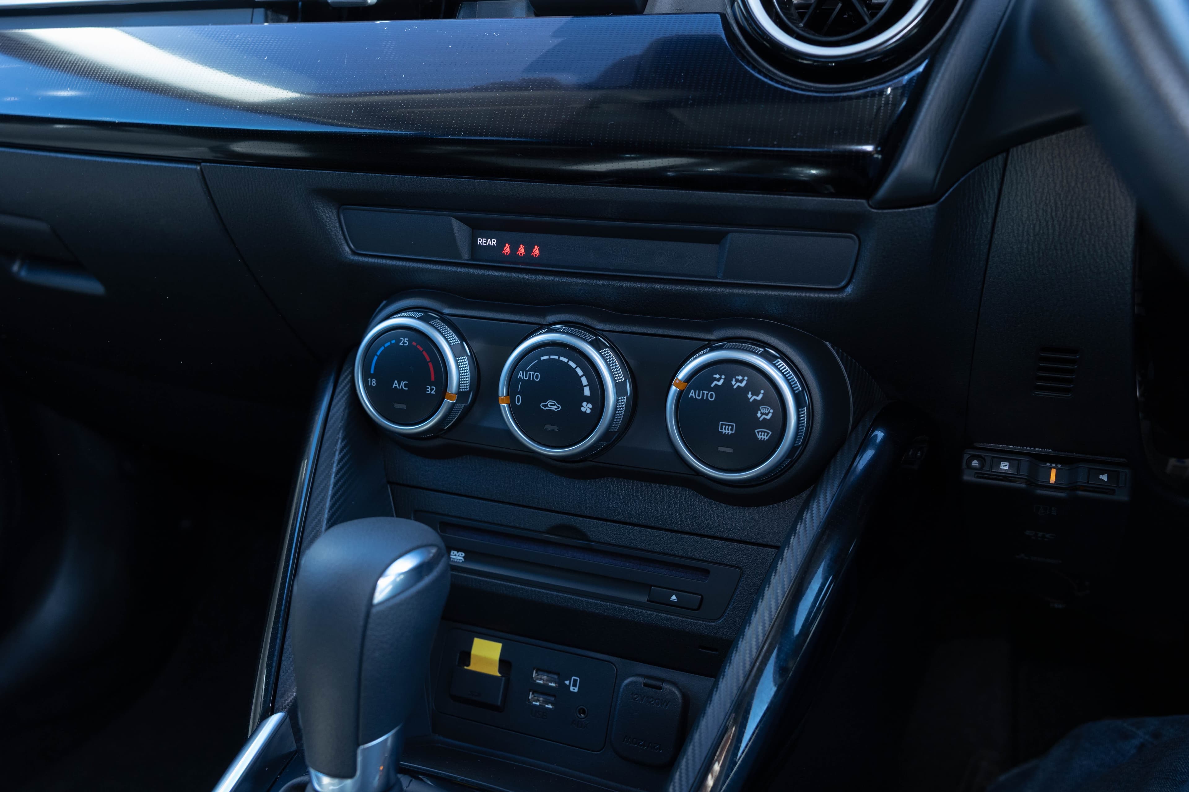Mazda Mazda2 - Interior