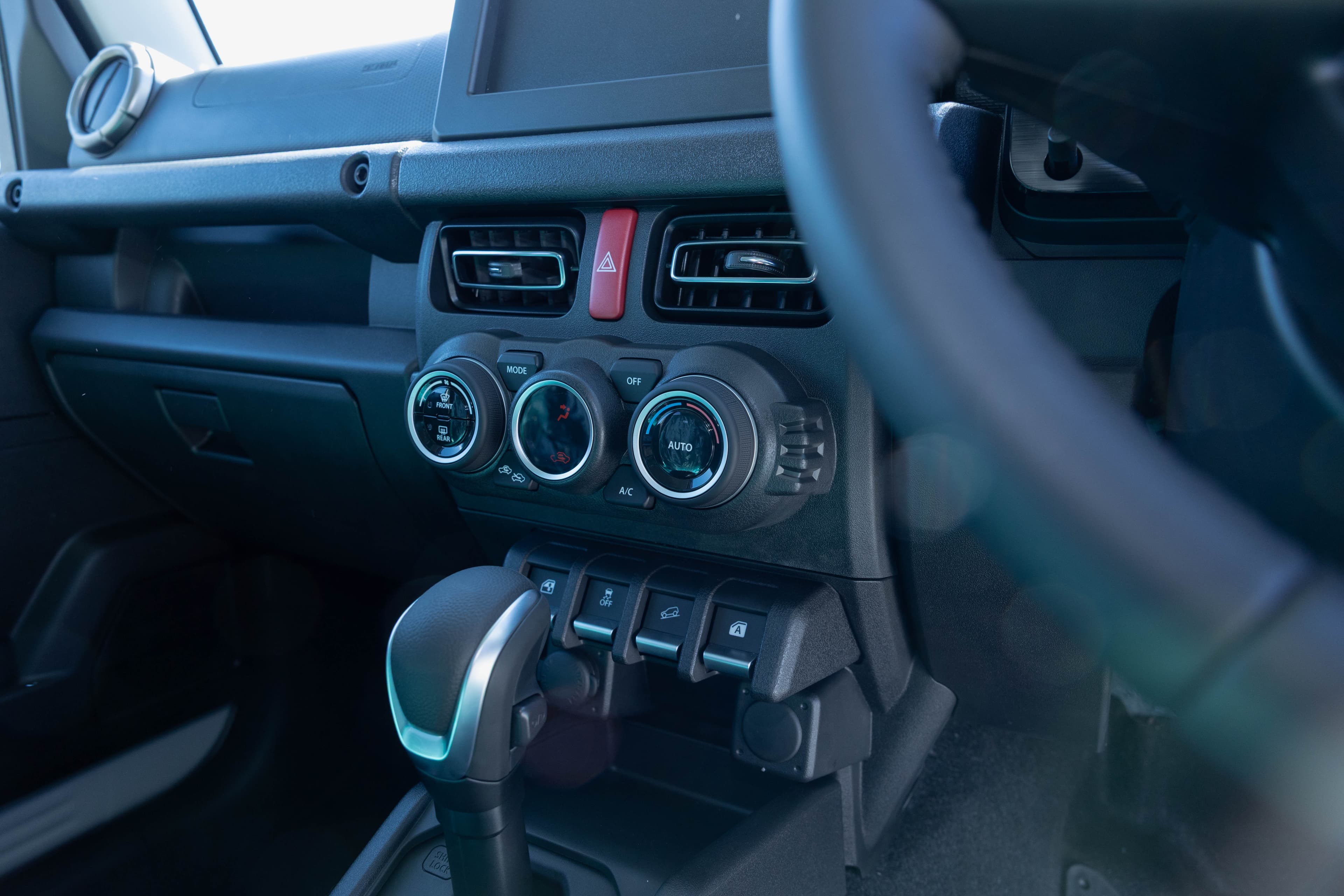 Suzuki Jimny - Interior