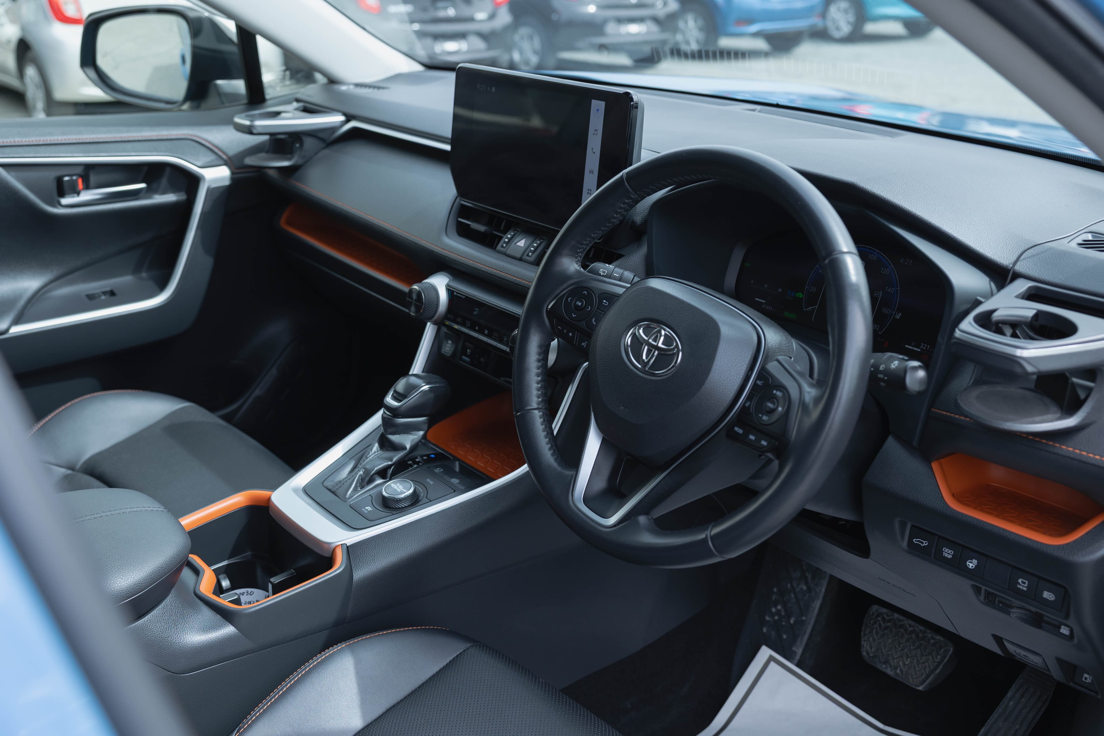 Toyota RAV4 - Interior