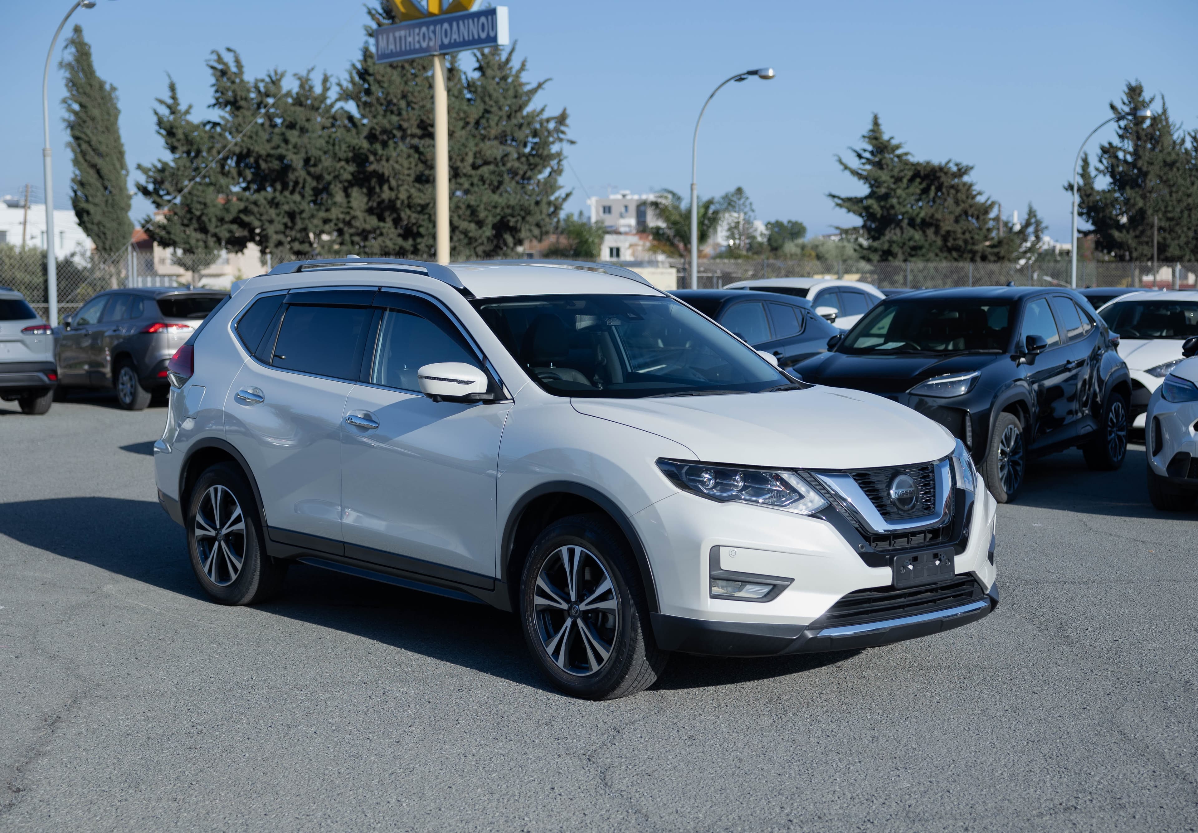 Nissan X-Trail - Exterior