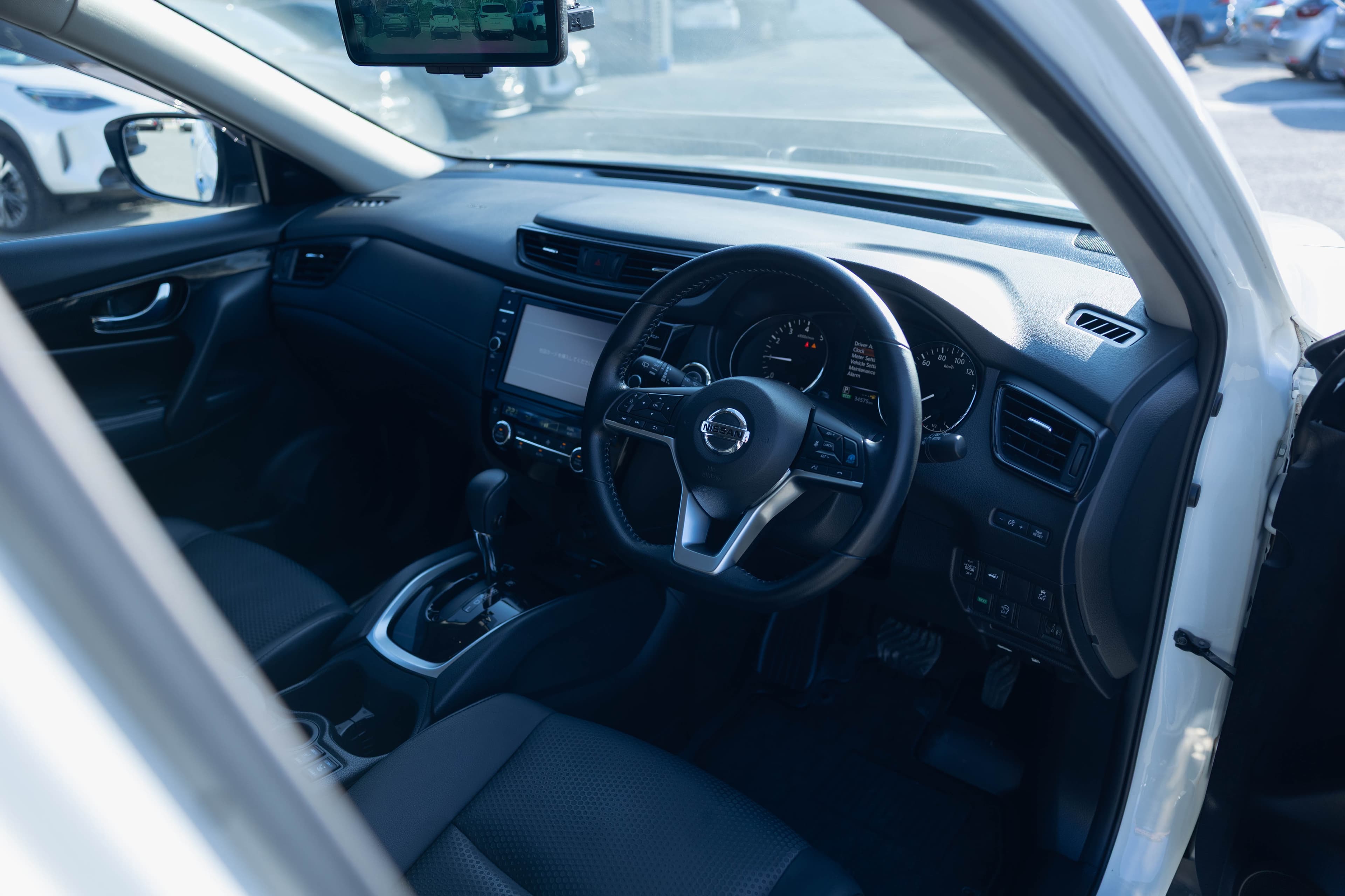 Nissan X-Trail - Interior