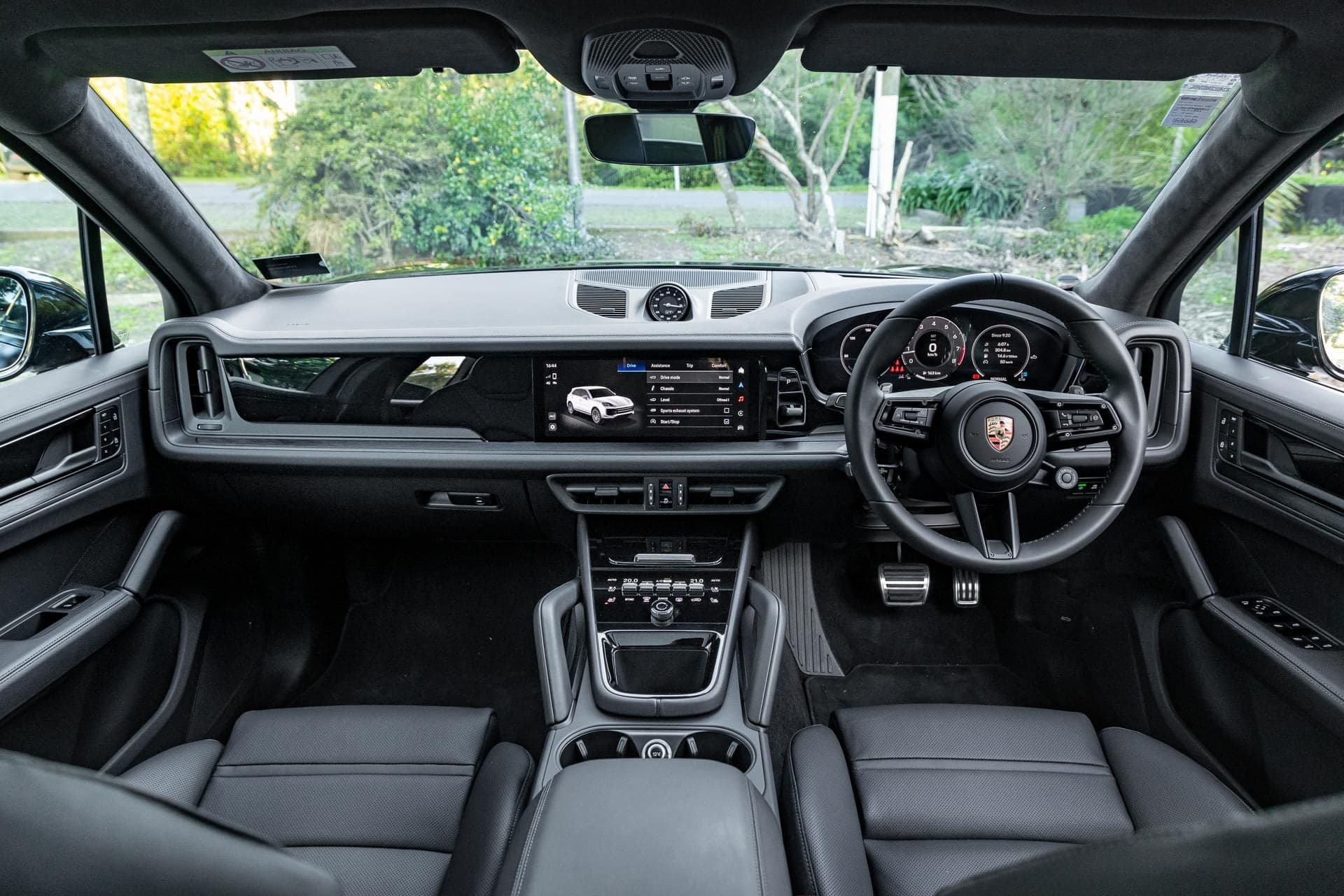 Porsche Cayenne Gts - Interior